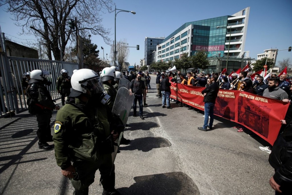Το ΚΚΕ για τα επεισόδια στο λιμάνι της Θεσσαλονίκης – “Απρόκλητη και βίαιη επίθεση των αστυνομικών δυνάμεων”