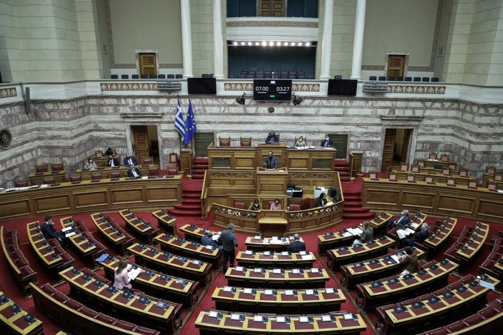 Πέρασε από τη Βουλή το νομοσχέδιο “Δουλειές Ξανά”