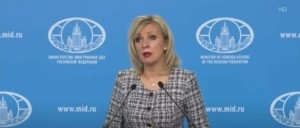 Ζαχάροβα: Επίθεση στην συμμαχία των προθύμων με αναφορές σε θεωρίες συνομωσίας – “Μην ξεχάσετε χαρτοπετσέτες και ζάχαρη”