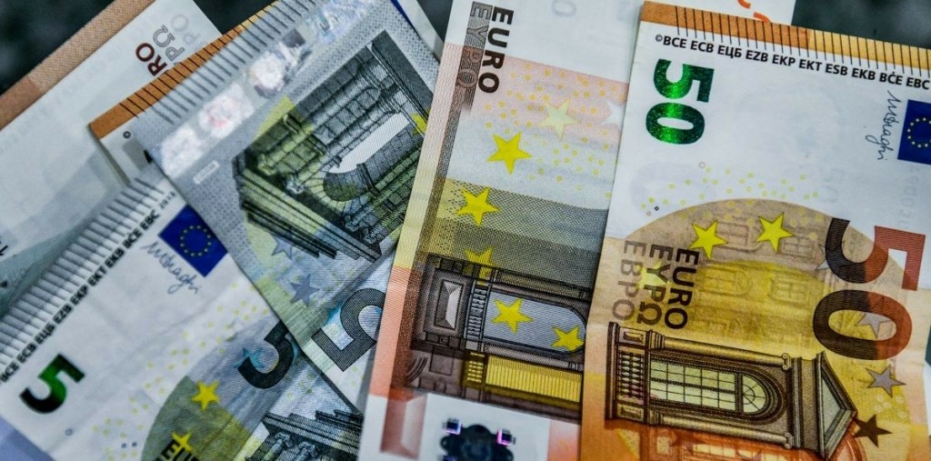 EKT: Διαφαίνεται νέα μείωση επιτοκίων από την Μ. Πέμπτη λόγω των αλλοπρόσαλλων δασμών Τραμπ