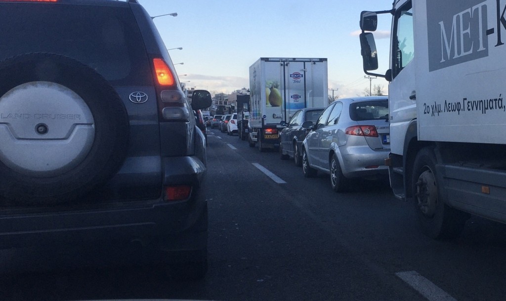 Κίνηση ΤΩΡΑ – Ακόμα ένα δύσκολο πρωινό στην Αθήνα – Ποιοι δρόμοι είναι “πηγμένοι” (pic)