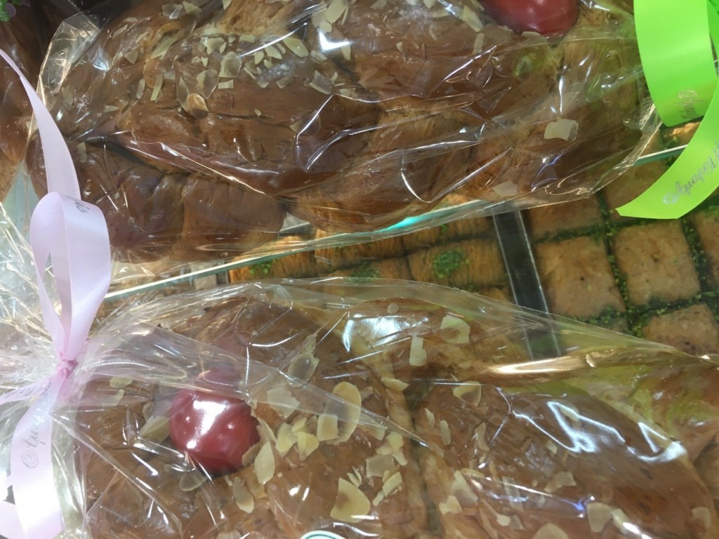 Πασχαλινά τσουρέκια χωρίς ζάχαρη