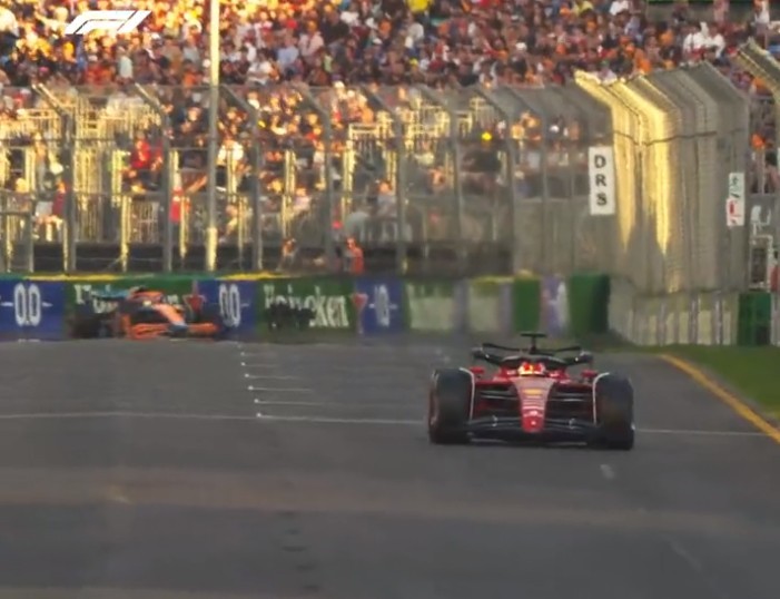 Φόρμουλα 1 – Ο Σαρλ Λεκλέρ με τη Ferrari “έκλεψε” την pole position από τον Μαξ Φερστάπεν