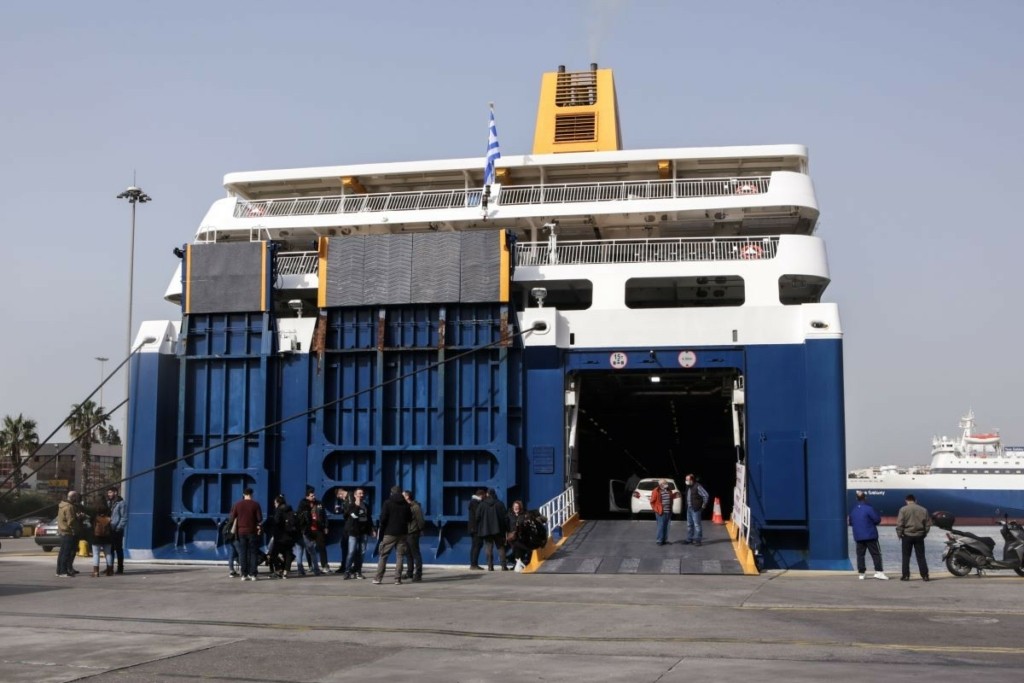 Μηχανική βλάβη για το πλοίο Paxos Island –  Ταλαιπωρία για 60 επιβάτες