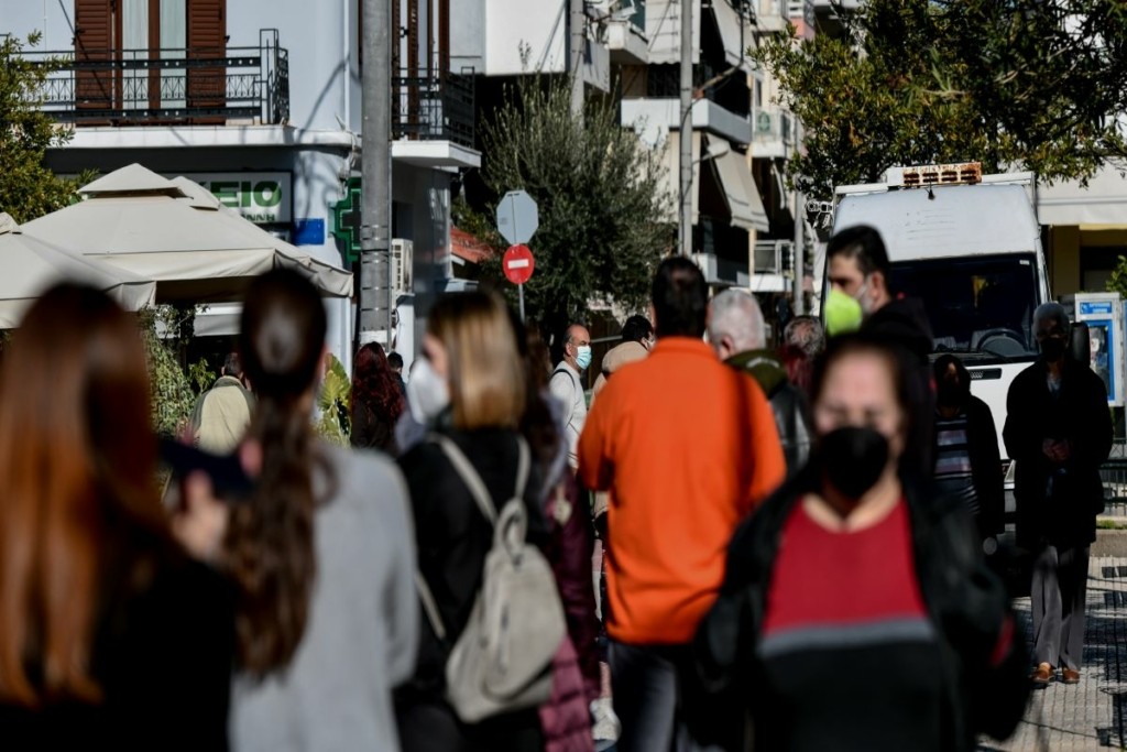 Δημοσκόπηση MARC: Οι Έλληνες συμφωνούν με την ισότητα στον γάμο και την επιστολική ψήφο