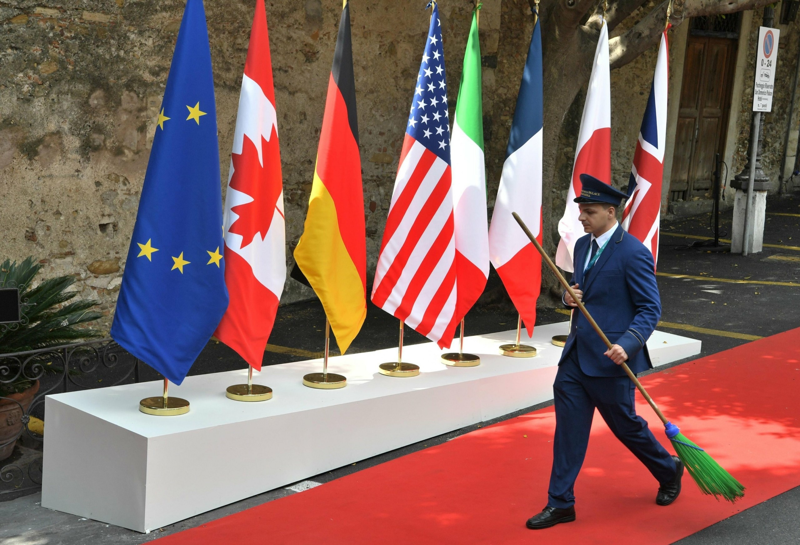 G7 και ΗΠΑ στριμώχνουν τον Πούτιν με νέες κυρώσεις – Στο στόχαστρο πετρέλαιο, ΜΜΕ, υπηρεσίες