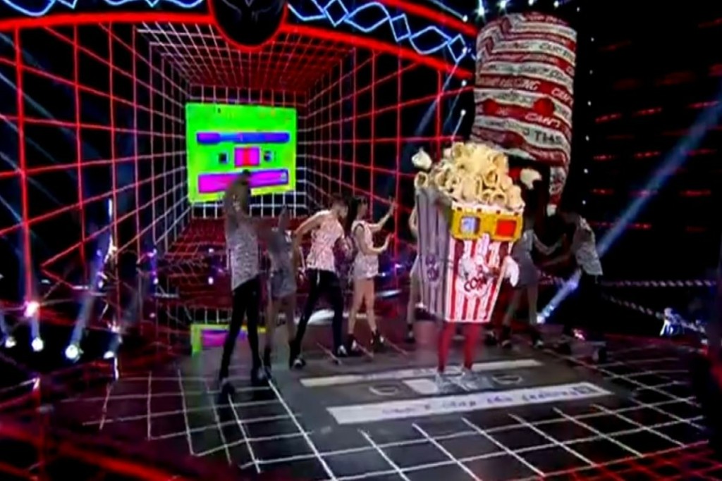 To “Ποπ Κορν” του Masked Singer αποκαλύφθηκε και έμειναν άλαλοι οι ντετέκτιβς (vid)