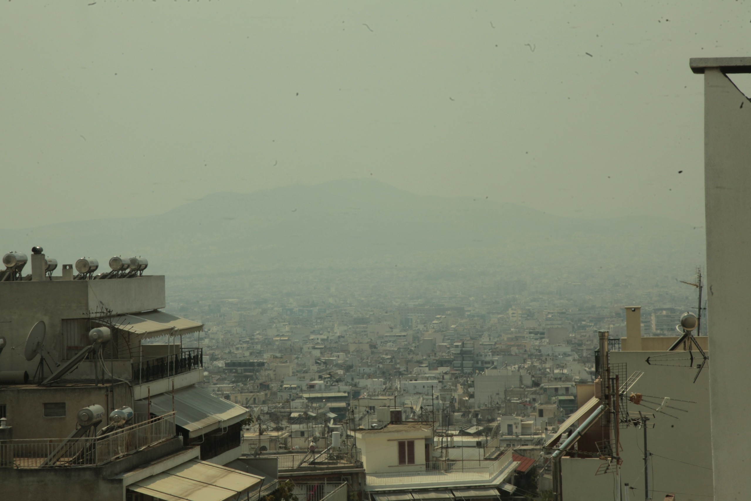 Επικίνδυνες πυρομετεωρολογικές συνθήκες απειλούν τη χώρα την Κυριακή – Ποιες περιοχές θα πληγούν