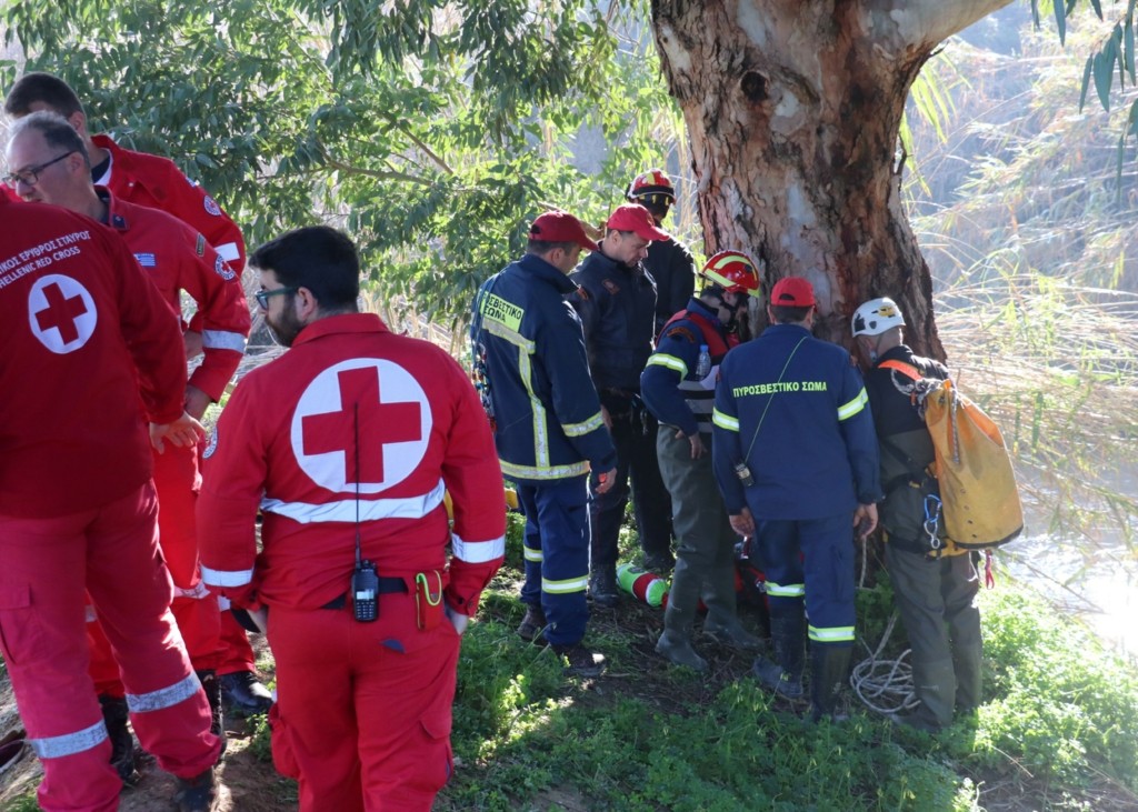 Λάρισα: Επιχείρηση ανάσυρσης άνδρα στους καταρράκτες Καλυψούς