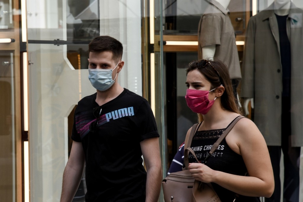 Προς κατάργηση οι μάσκες από 1η Ιουνίου – Πού θα παραμείνουν – Αποφασίζουν οι ειδικοί