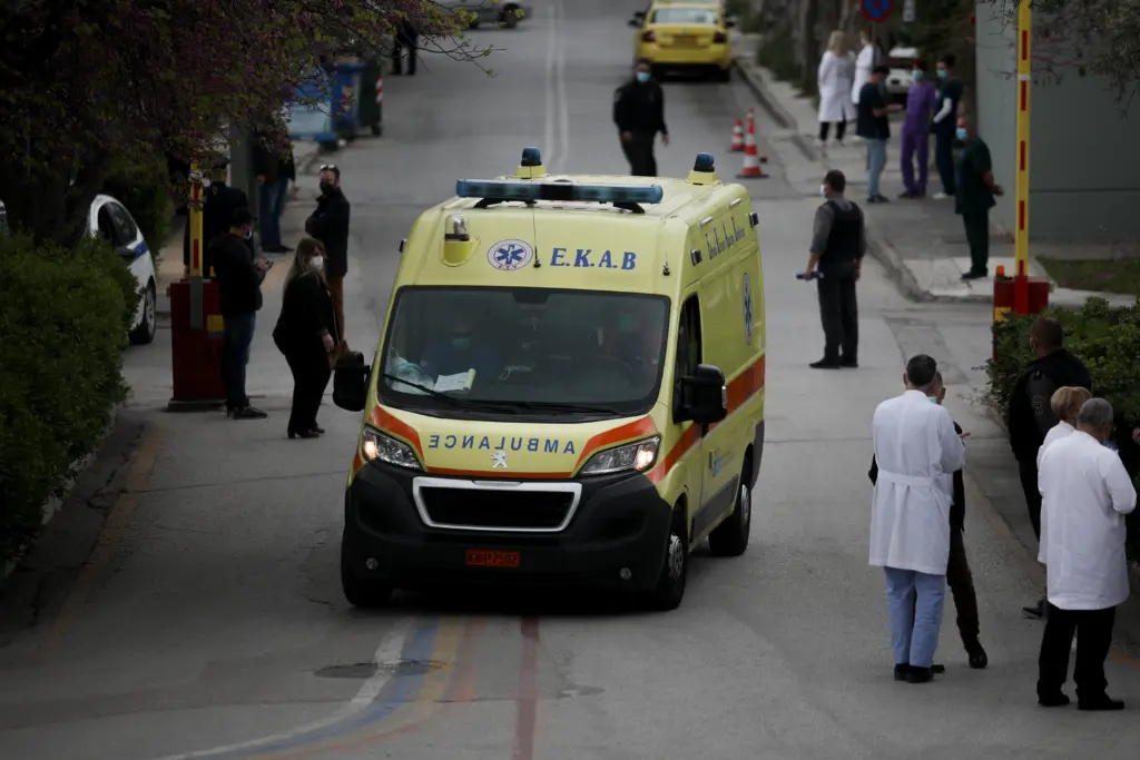 Έκκληση για αίμα στον δημοτικό υπάλληλο καθαριότητας που ακρωτηριάστηκε στη Λεωφόρο Σουνίου