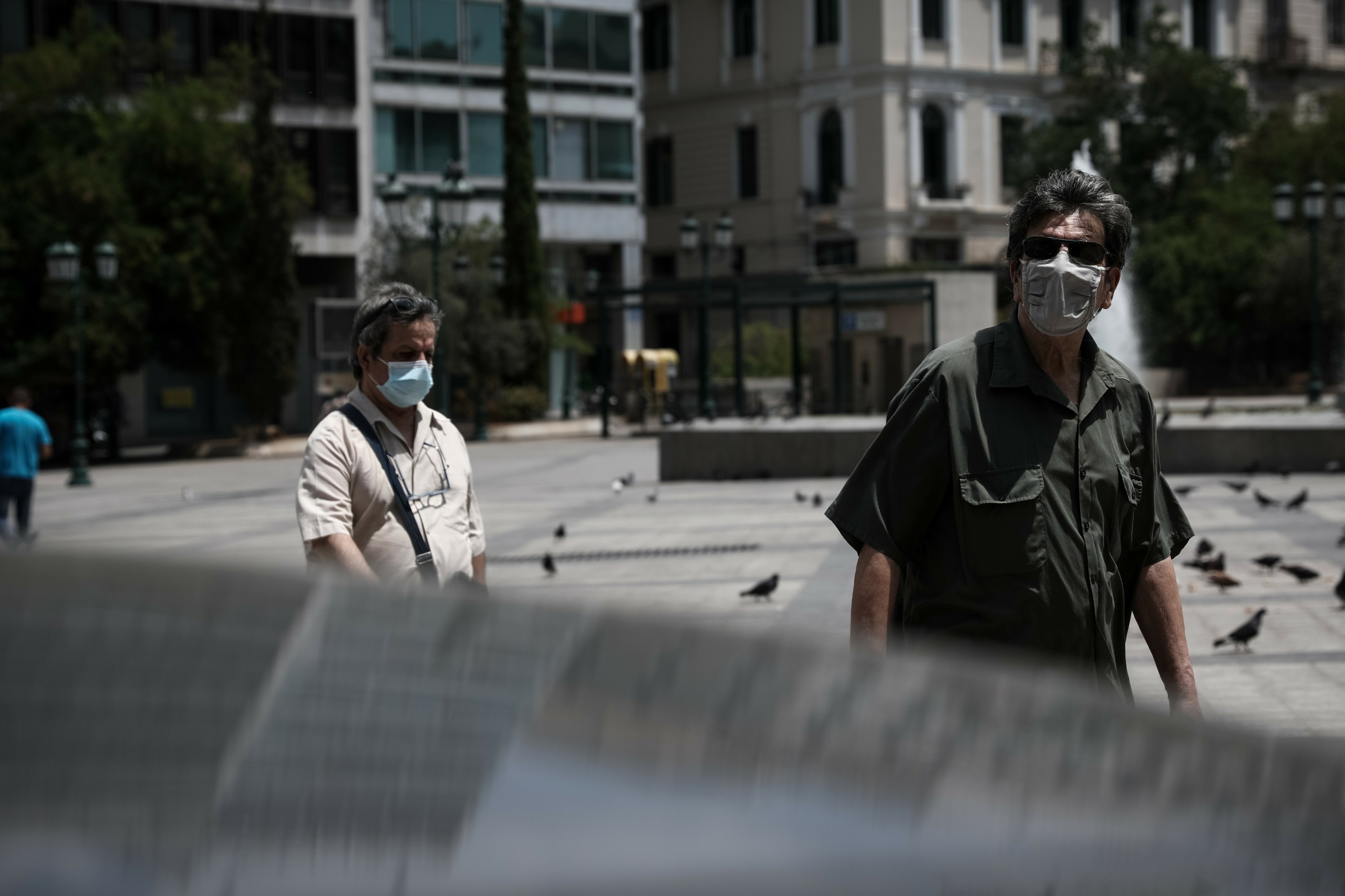 Αποφασίζει την Τετάρτη η Επιτροπή για τις μάσκες – “Παράθυρο” Πλεύρη για νέα μέτρα
