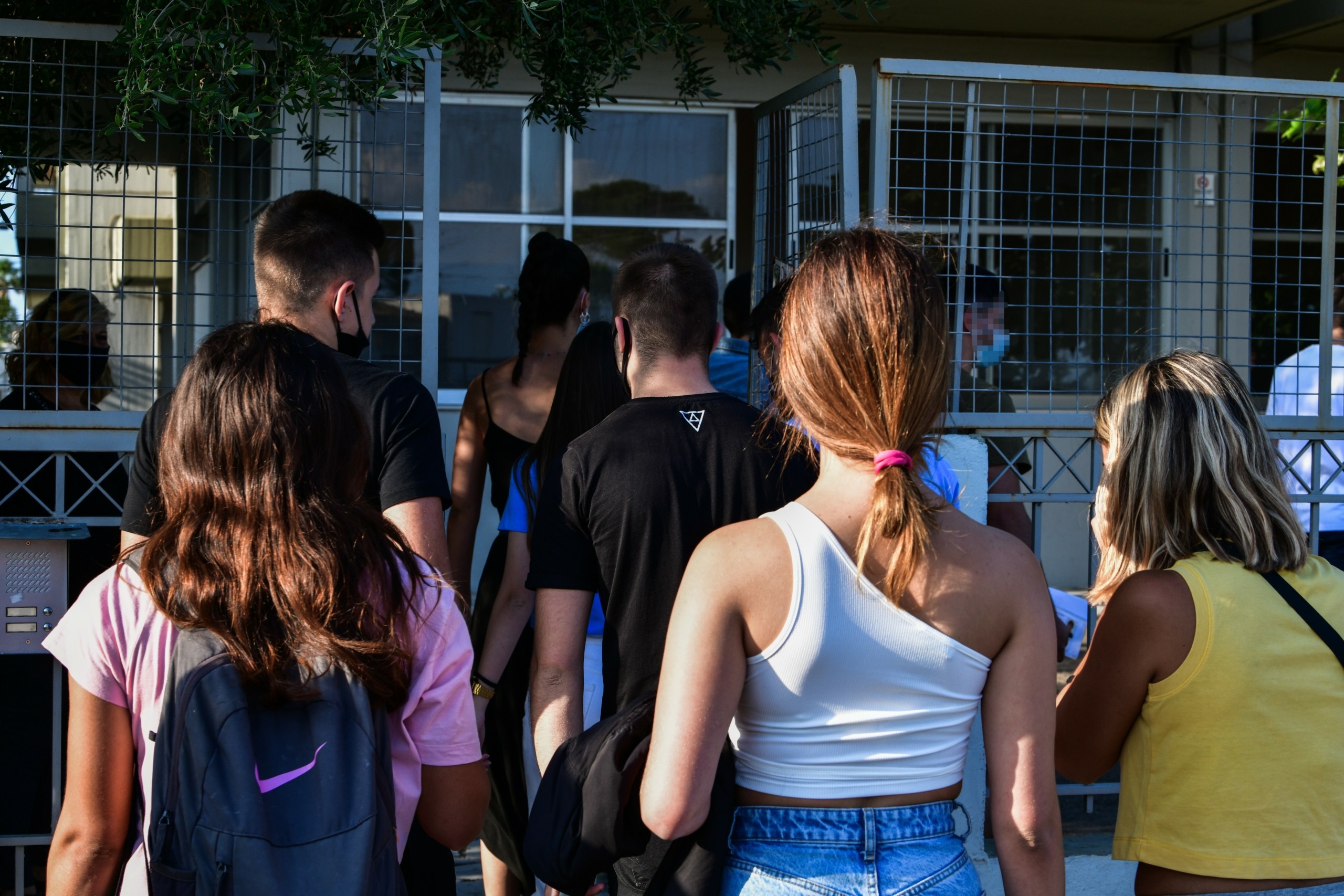 Πώς θα γίνουν φέτος οι Πανελλήνιες – Τι θα ισχύσει για ανεμβολίαστους, τεστ και μάσκες