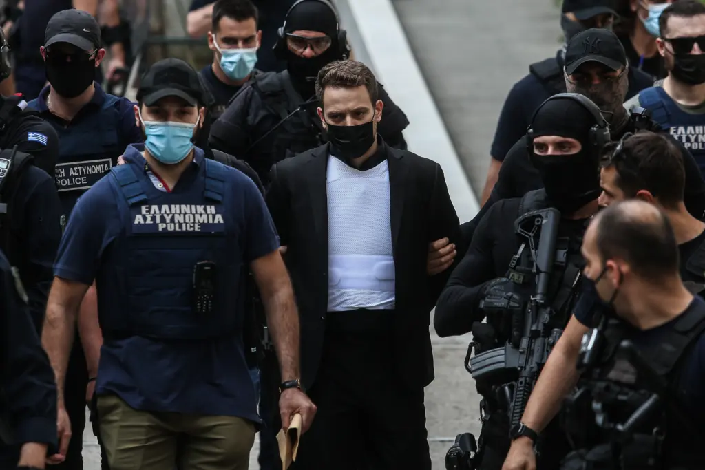Η ώρα της απολογίας για τον Μπάμπη Αναγνωστόπουλο – Ένας χρόνος από το έγκλημα που “στοίχειωσε” την Ελλάδα