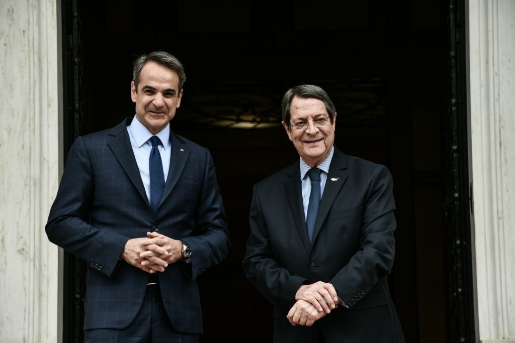 Συνάντηση Μητσοτάκη με Αναστασιάδη – “Ελλάδα και Κύπρος αγωνίζονται για την ειρήνη στην Ανατολική Μεσόγειο”