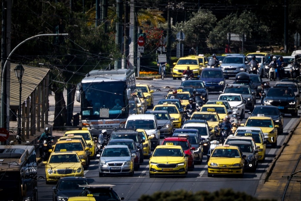 Το σχέδιο με 4+4 κινήσεις για λύση στο κυκλοφοριακό “κομφούζιο” της Αθήνας