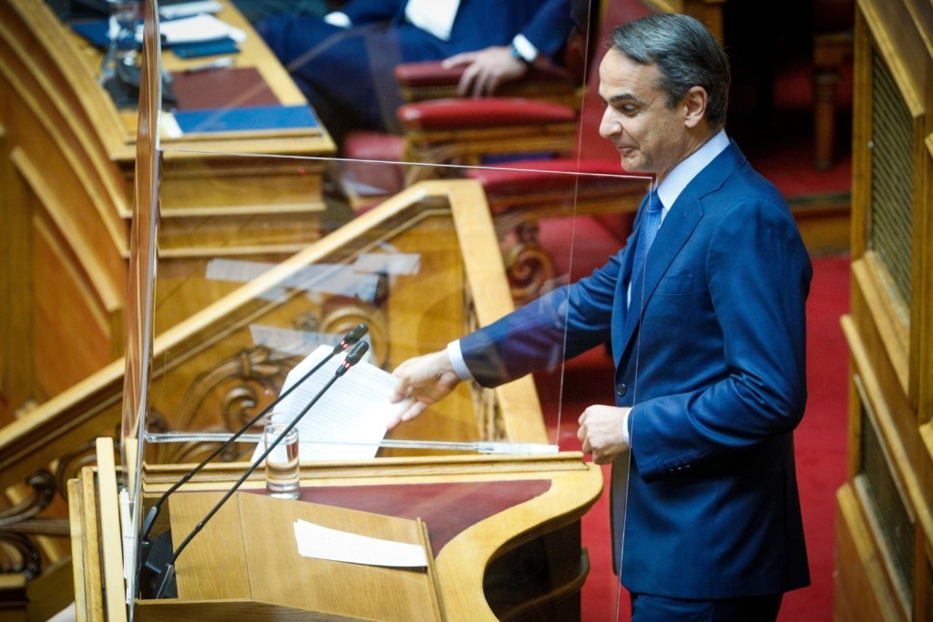 Επίθεση Μητσοτάκη σε Τσίπρα – “Αφόρητη η υποκρισία σας – Άλλα λέτε στους Αμερικανούς και άλλα στη Βουλή”