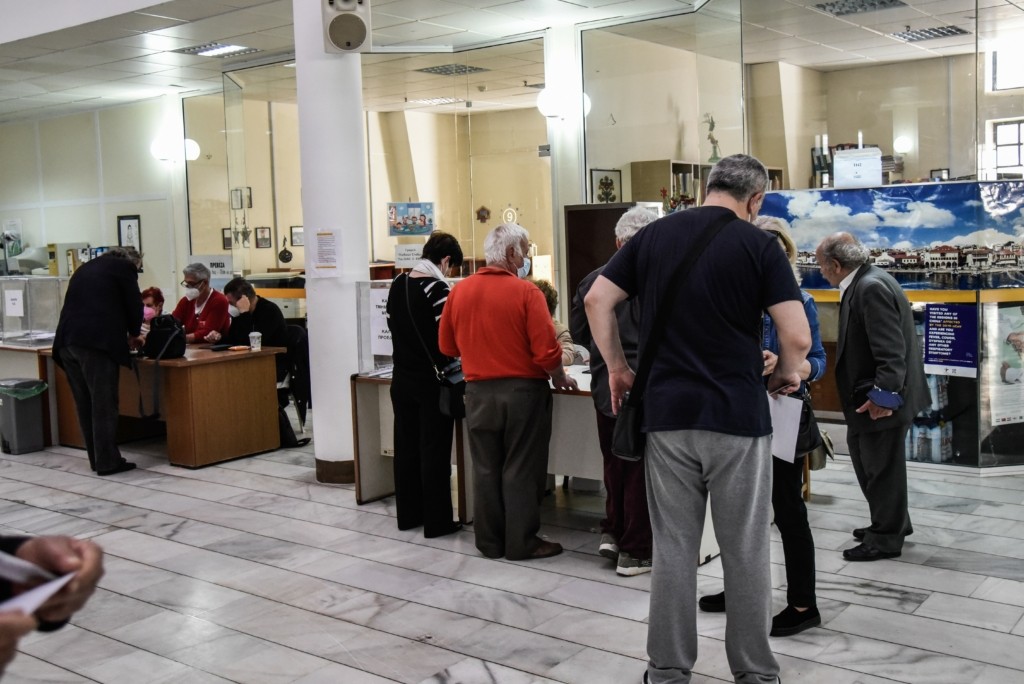 Παράταση στις εκλογές του ΣΥΡΙΖΑ – Ουρές σε πολλά εκλογικά κέντρα
