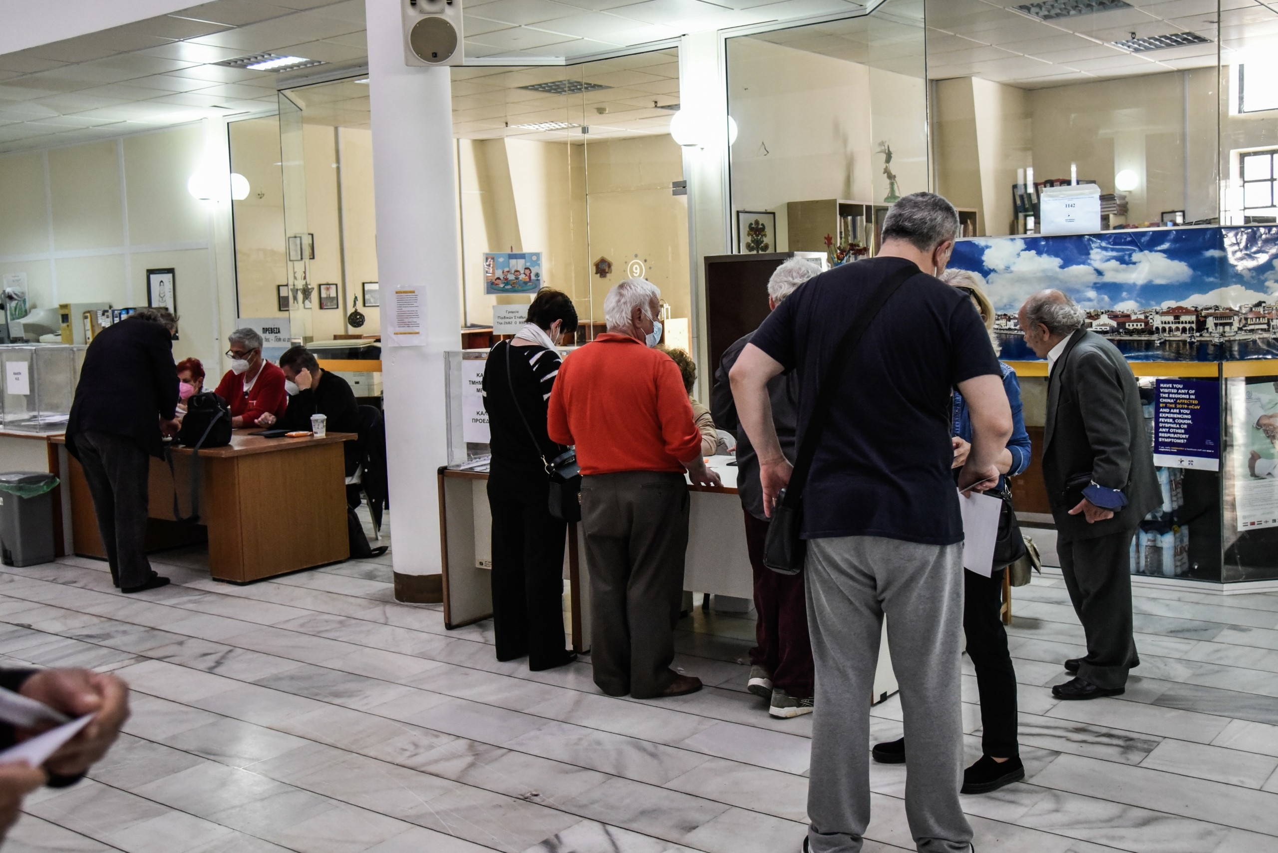 Παράταση στις εκλογές του ΣΥΡΙΖΑ – Ουρές σε πολλά εκλογικά κέντρα