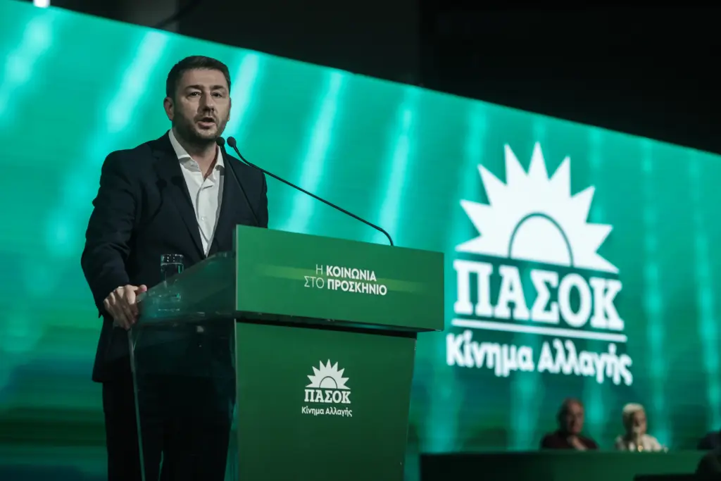 Ανδρουλάκης στο 3ο Συνέδριο του ΠΑΣΟΚ-ΚΙΝΑΛ – “Να δείξουμε ότι αλλάζουμε”