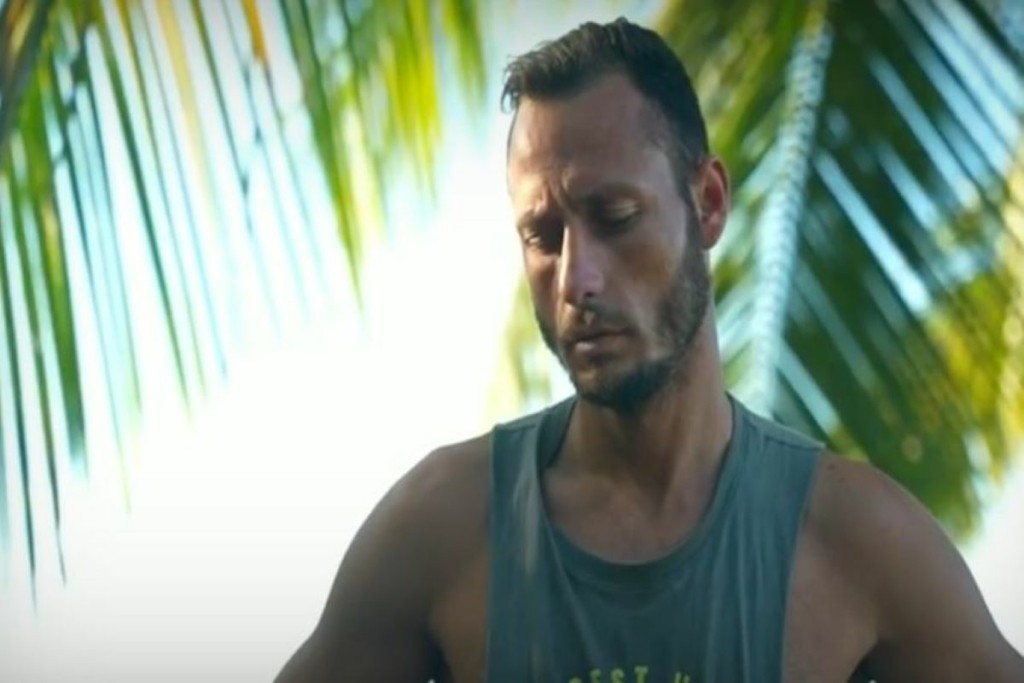 Νέο look για τον Γιώργο Κατσαούνη – Οι αιχμές και η ατάκα για τους θαυμαστές του (vid)