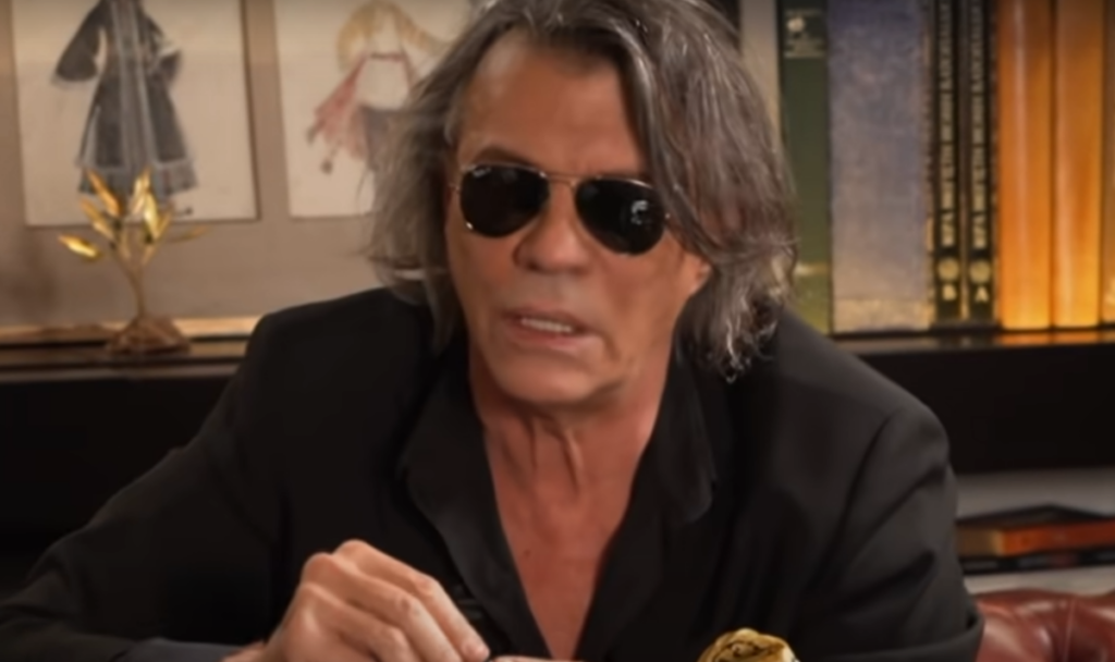 Ο κοσμοπολίτης Ηλίας Ψινάκης και το “λαμπερό” του Instagram – Ποιος είναι ο άνδρας που μπήκε στο… “γηροκομείο”
