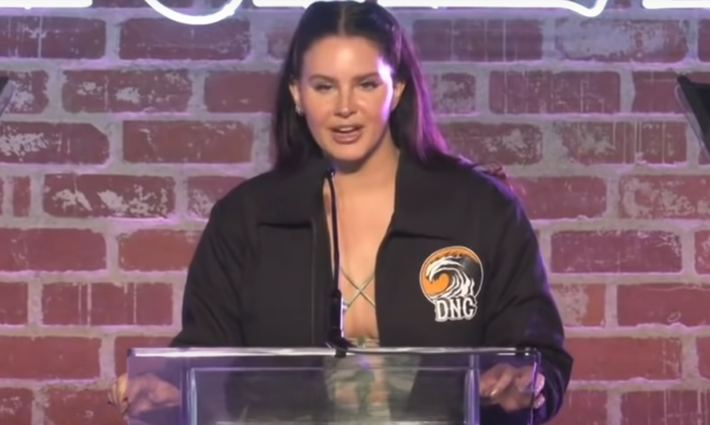 Η Lana Del Rey άλλαξε παντελώς! Η μεγάλη διαφορά στην εξωτερική της εμφάνιση που εξέπληξε τους πάντες!