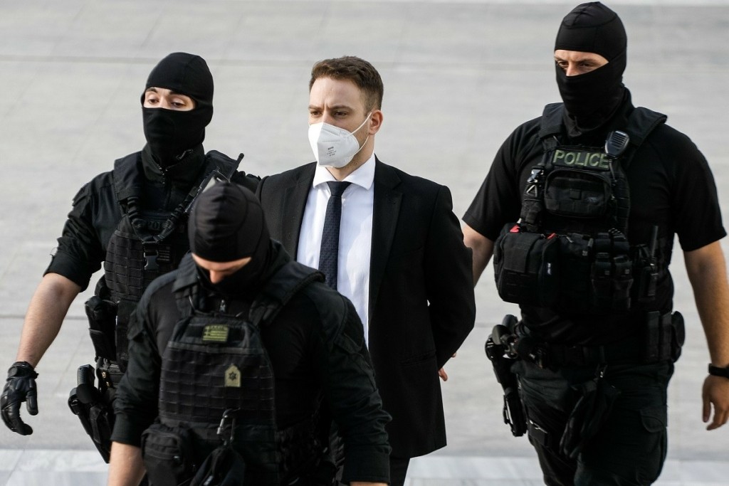 Πρωταγωνιστής στο βρετανικό Τύπο ο Αναγνωστόπουλος – “Ένοχος, ένοχος”