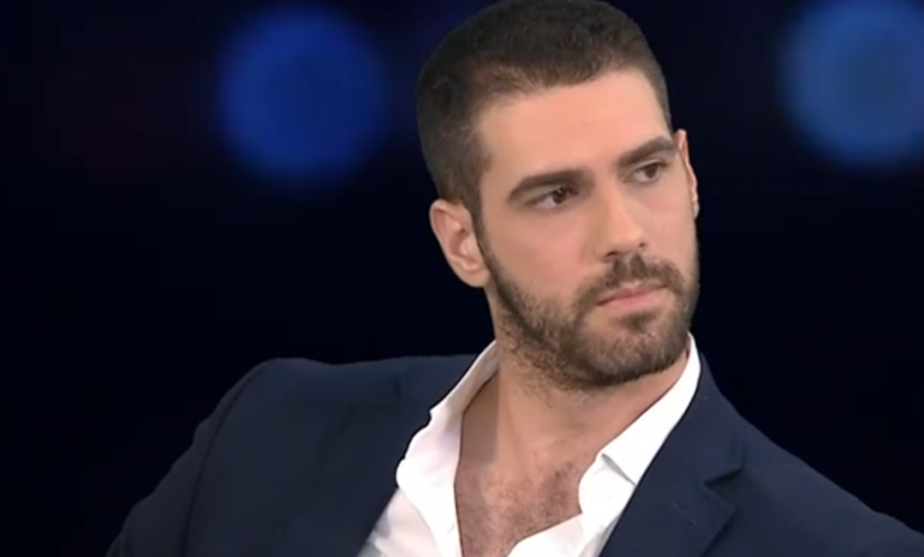 Η εξομολόγηση του Σπύρου Νικολαΐδη για το bullying – “Με στοιχειώνουν ακόμα τα γέλια των συμμαθητών μου”