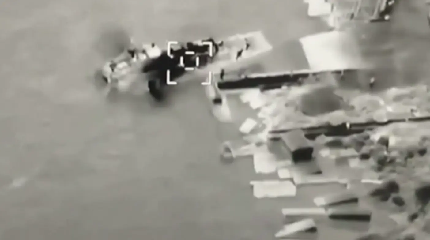 Βίντεο ντοκουμέντο – Ουκρανικό drone διέλυσε ρωσικό αποβατικό στο Φιδονήσι – Τι υποστηρίζει το Κίεβο