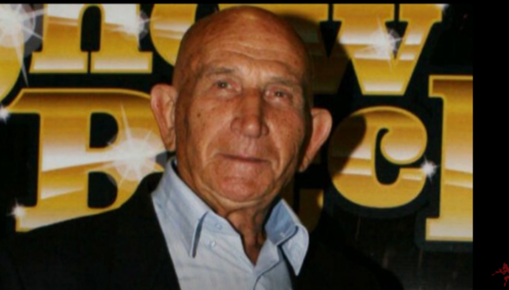 Πέθανε ο θρυλικός πορνοστάρ Κώστας Γκουσγκούνης – Σε ηλικία 92 ετών