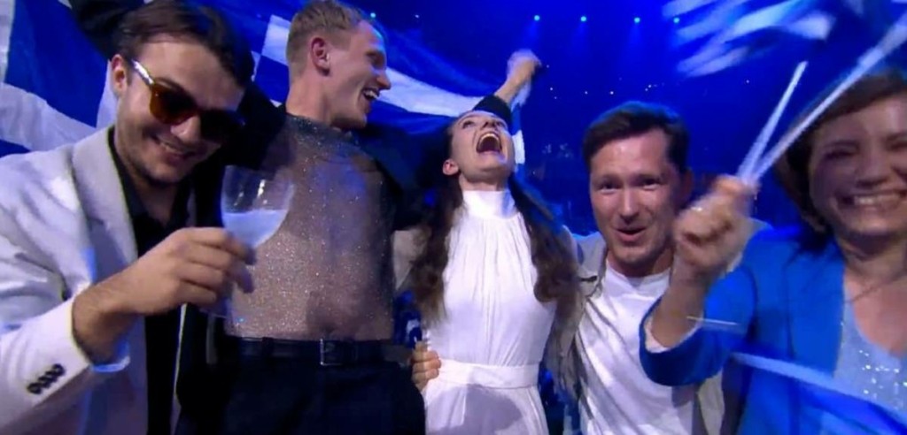 Με το βλέμμα στον τελικό της Eurovision η Αμάντα – “Θα έρθω με δύναμη” (vids)