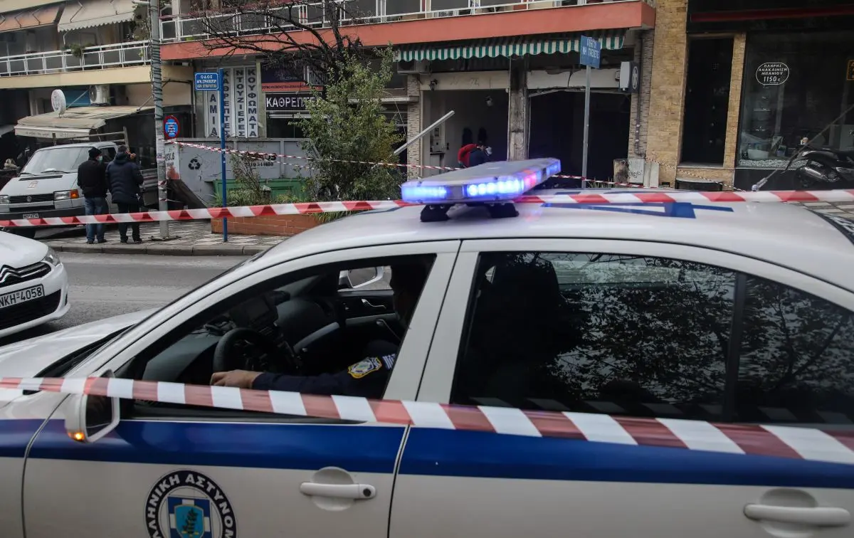 Συναγερμός στη Θεσσαλονίκη – Γυναίκα έπεσε από τον τέταρτο όροφο διαμερίσματος (pics&vid)