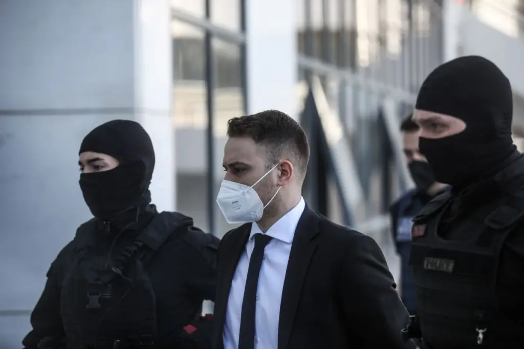 Ο Μπάμπης Αναγνωστόπουλος περιέγραψε καρέ καρέ πώς δολοφόνησε την Καρολάιν – “Ανέβηκα πάνω της και…”