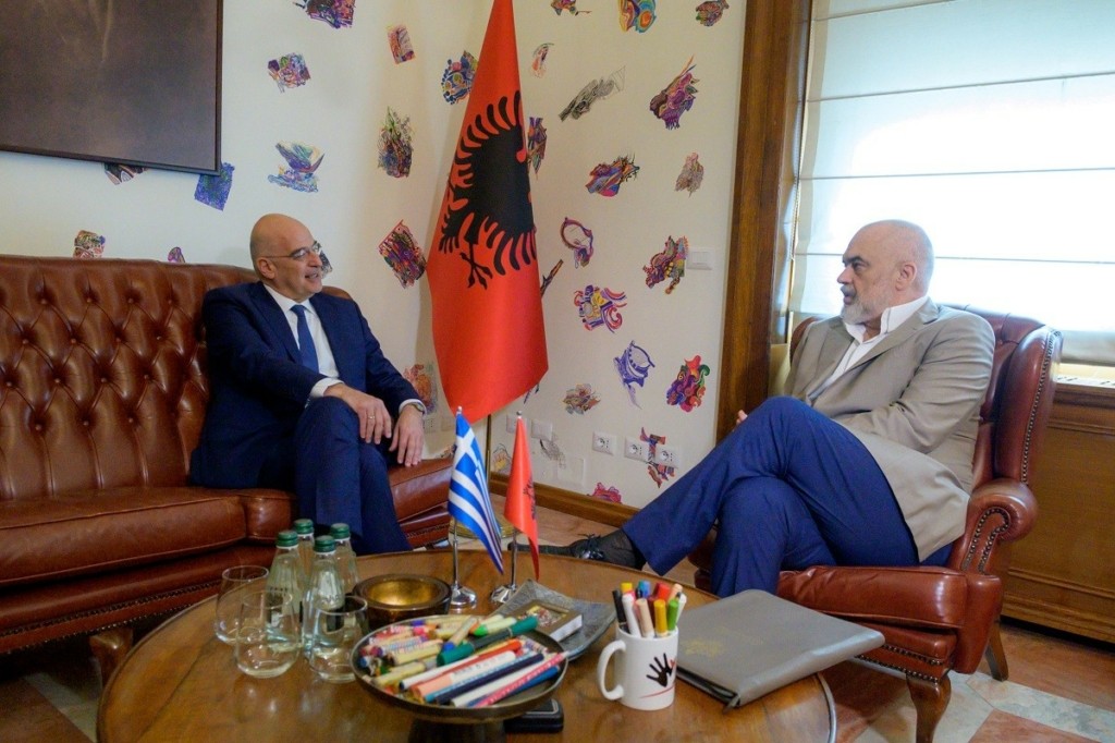 Το μήνυμα Δένδια μετά τη συνάντηση με τον Αλβανό ΥΠΕΞ – “Να αποτρέψουμε την αποσταθεροποίηση στην ευρύτερη περιοχή”