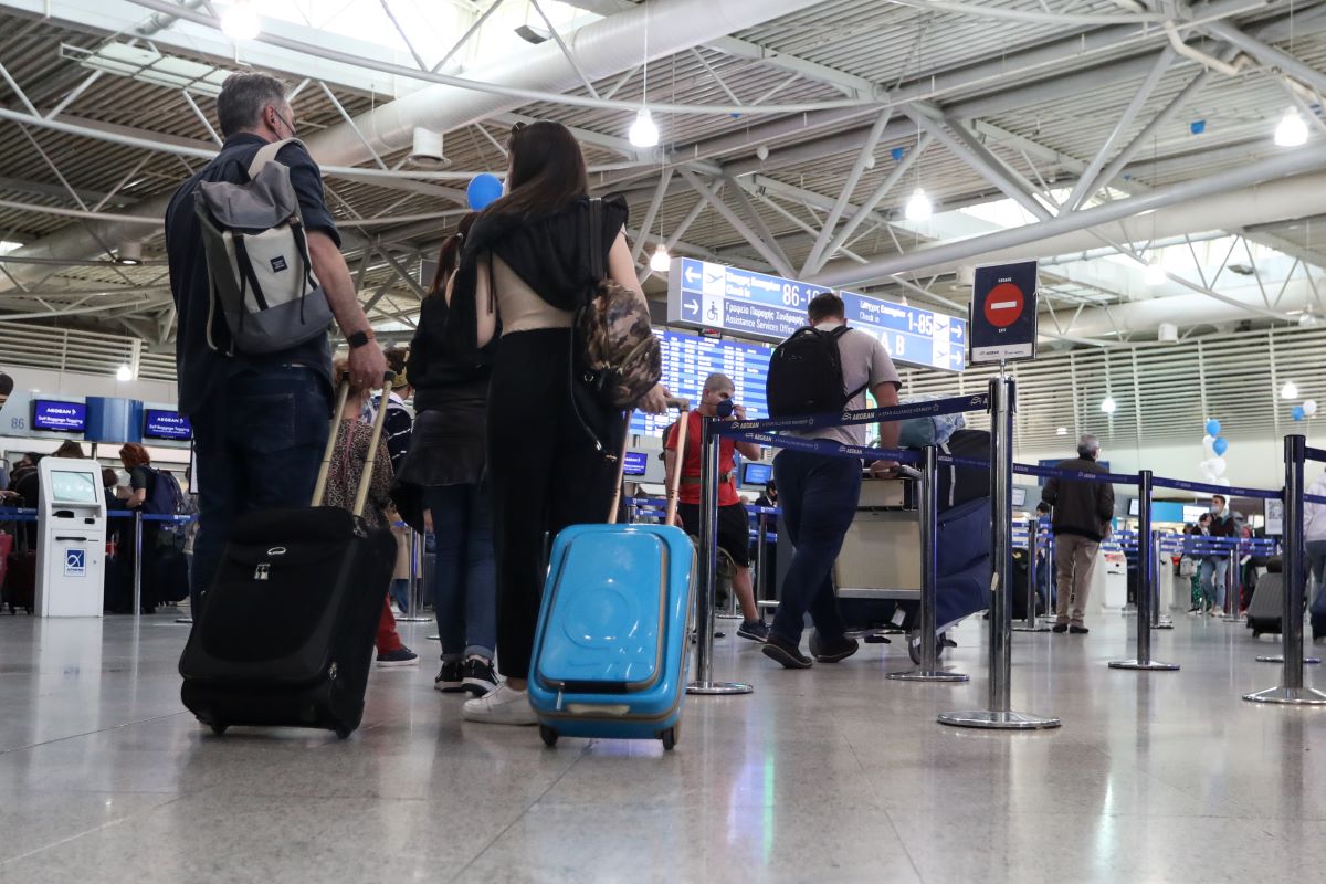 Αυτή είναι η Βραζιλιάνα καλλονή που συνελήφθη στο “Ελ. Βενιζέλος” για υπόθεση ναρκωτικών (vid)