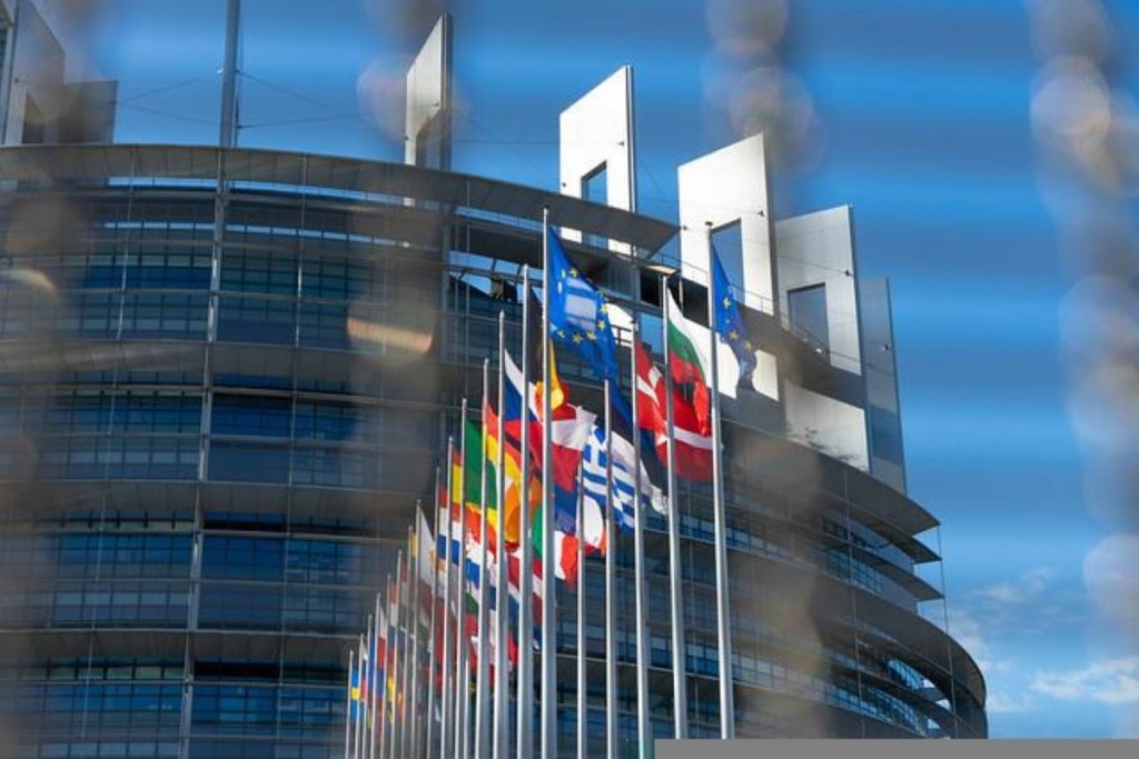 Στο “τραπέζι” της ΕΕ η πρόταση για ολικό εμπάργκο στο ρωσικό πετρέλαιο – “Καυτά θέματα” η ενέργεια και η επισιτιστική ασφάλεια