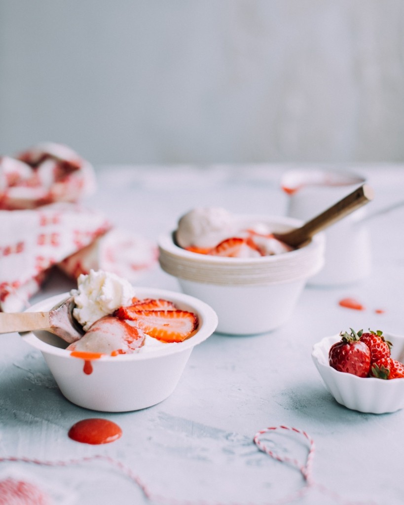 Σπιτικό frozen yogurt με γεύση φράουλα!