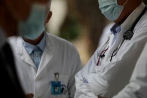ΙΣΑ: Το clawback απειλεί την βιωσιμότητα των εργαστηριακών γιατρών