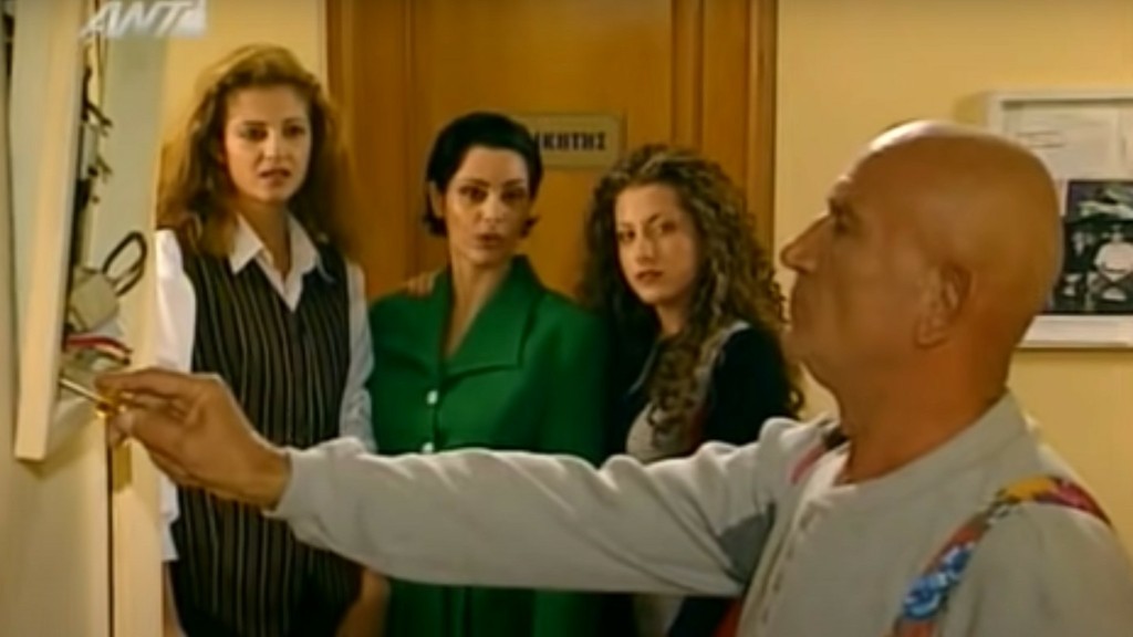 Όταν ο Κώστας Γκουσγκούνης παρέδιδε μαθήματα ως ηλεκτρολόγος στη σειρά της “Της Ελλάδος Τα Παιδιά” (vid)