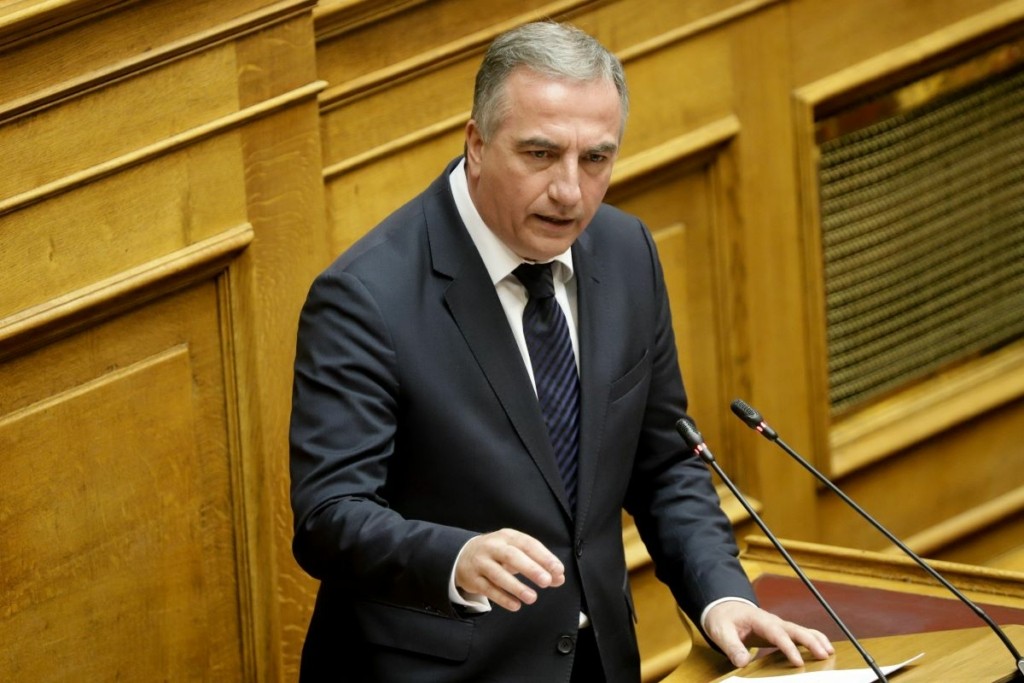 Ο Σταύρος Καλαφάτης καταδικάζει τις επιθέσεις σε γραφεία βουλευτών της ΝΔ