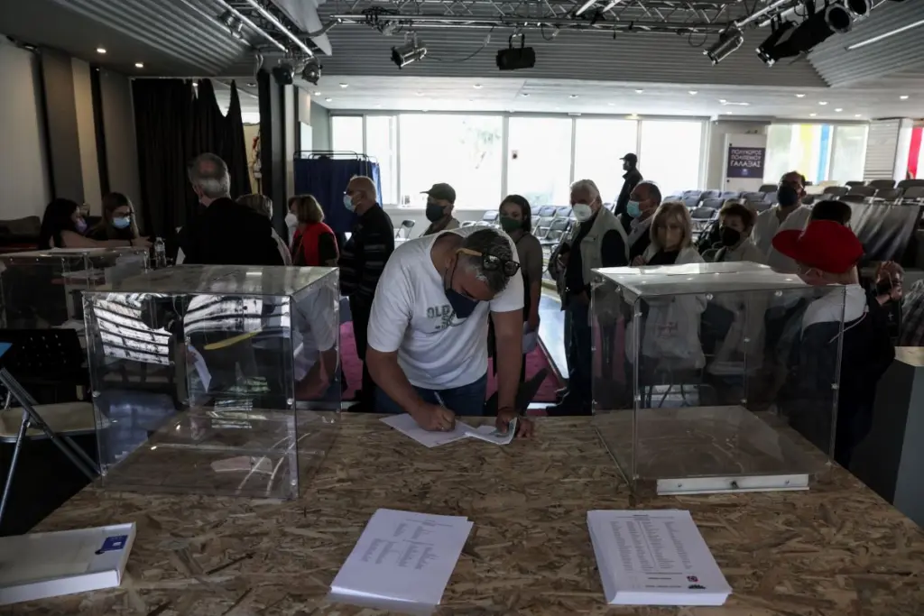 Μία ώρα παράταση στις εκλογές για το όνομα του ΚΙΝΑΛ λόγω αυξημένης προσέλευσης
