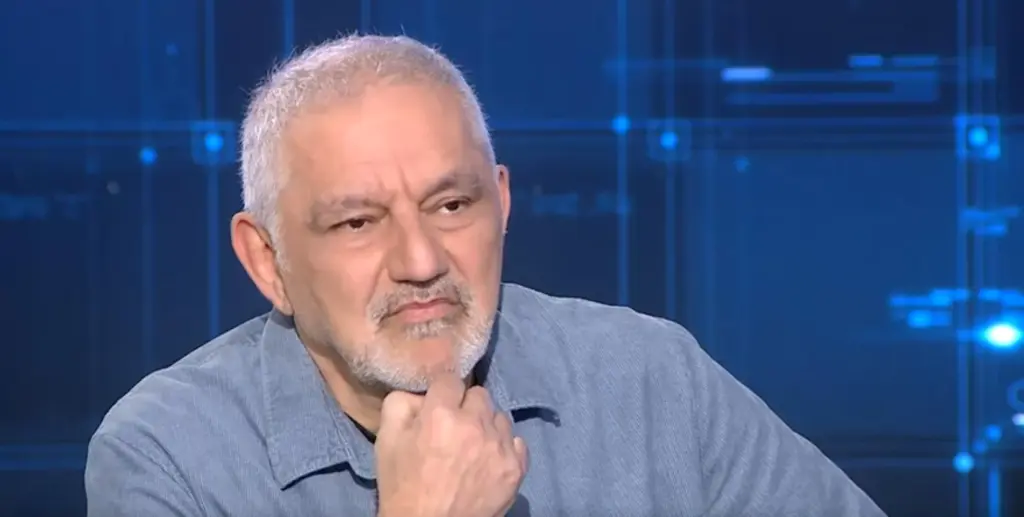Ο Νίκος Πορτοκάλογλου αποκαλύπτει – “Μετά τη διάλυση των Φατμέ σκέφτηκα να τα παρατήσω” (vids)