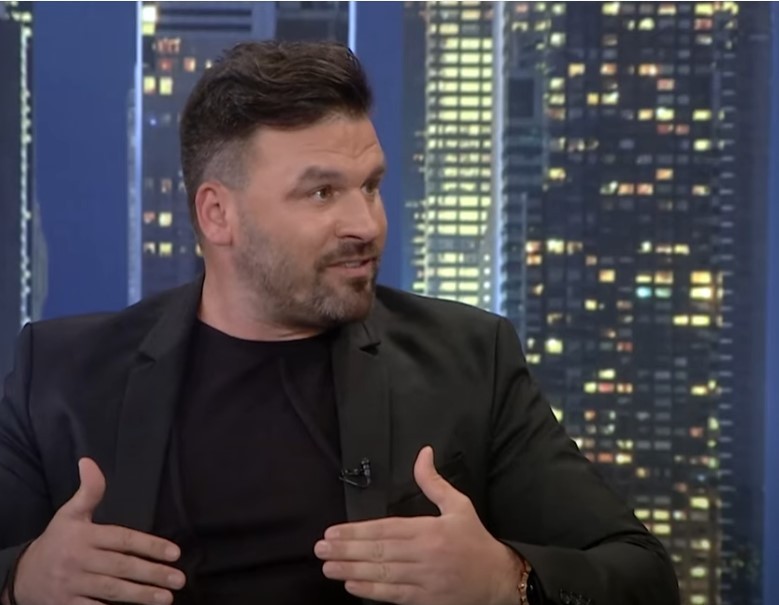 Ο Νίκος Ζώτος άνοιξε τα χαρτιά του – “Αυτή τη φωτογραφία την πούλησα πιο ακριβά από όλες” (vids)