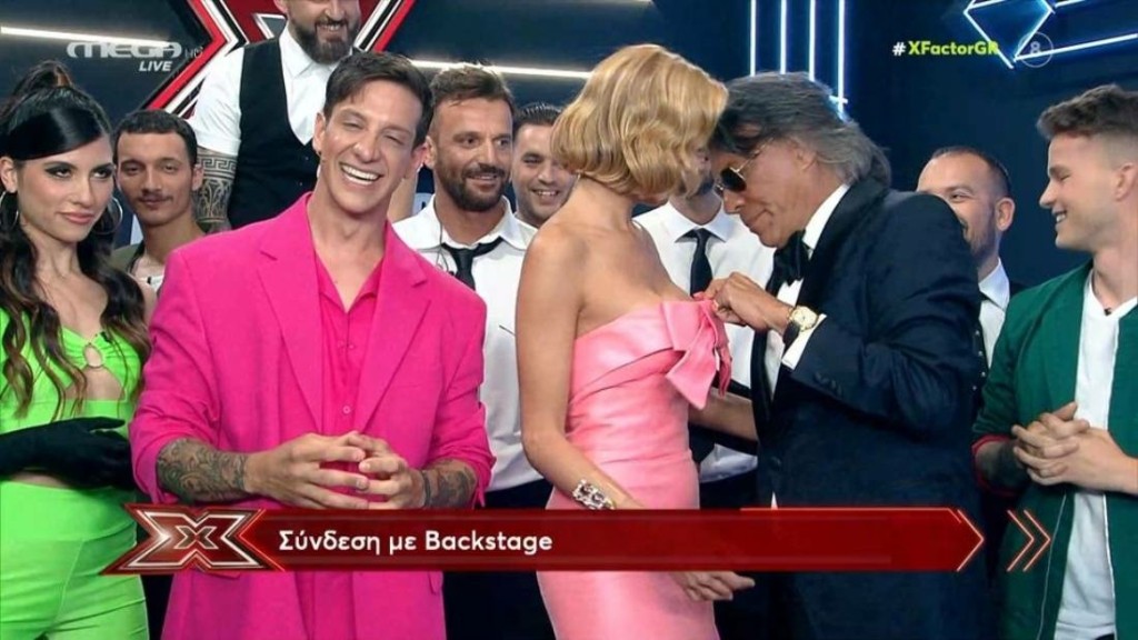 X Factor – Χαμός στο Twitter με την άσεμνη κίνηση του Ψινάκη – Κατέβασε το φόρεμα της Λιόλιου on air (vids)