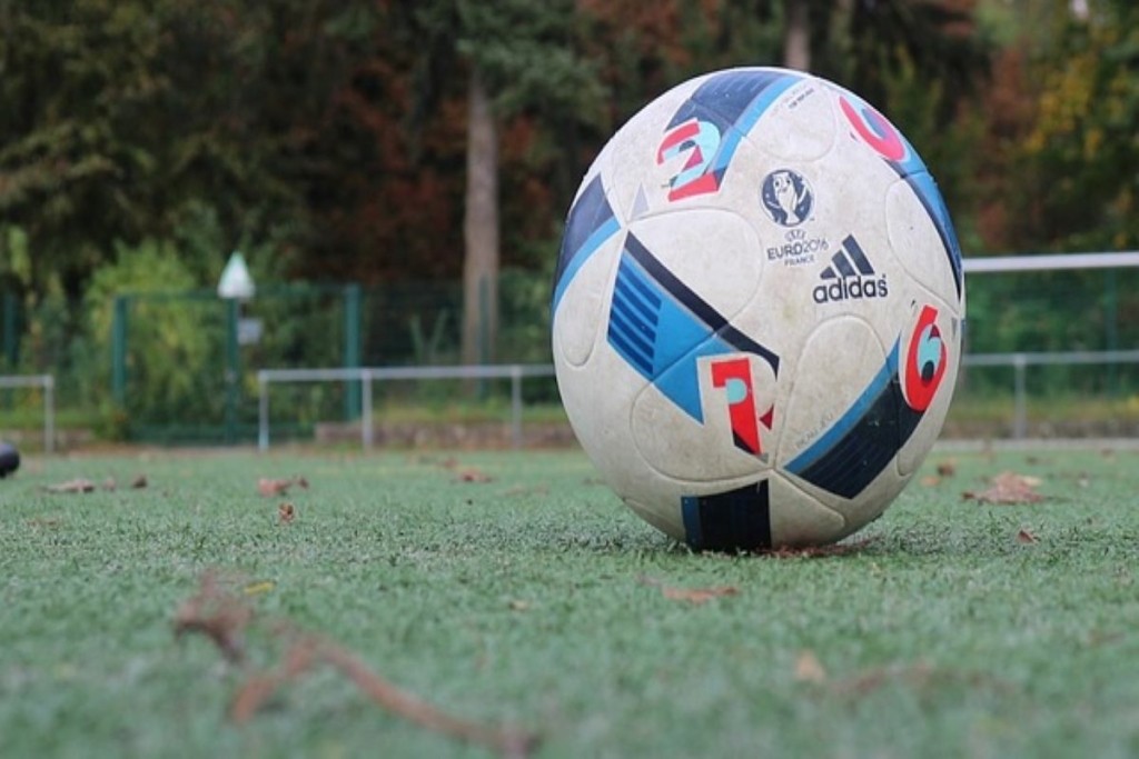 Έριξε “βόμβα” η UEFA – Αποκλείει τη Ρωσία από όλες τις διοργανώσεις της