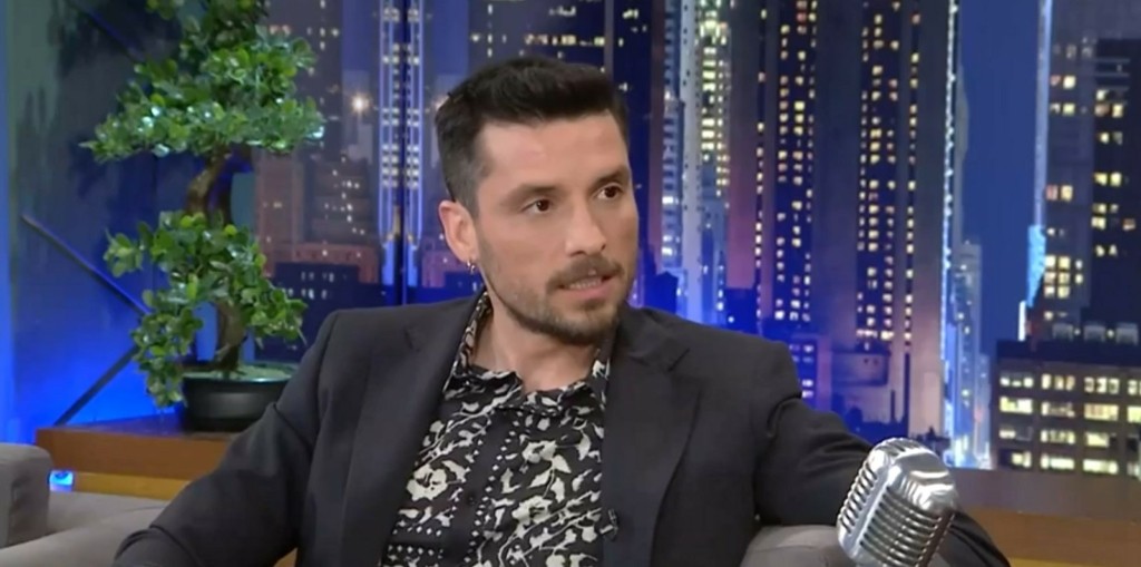 Ο Σπύρος Χατζηαγγελάκης αποκαλύπτει – “Δεν περίμενα να πάρει τέτοια έκταση η φάρσα που έκανα” (vids)