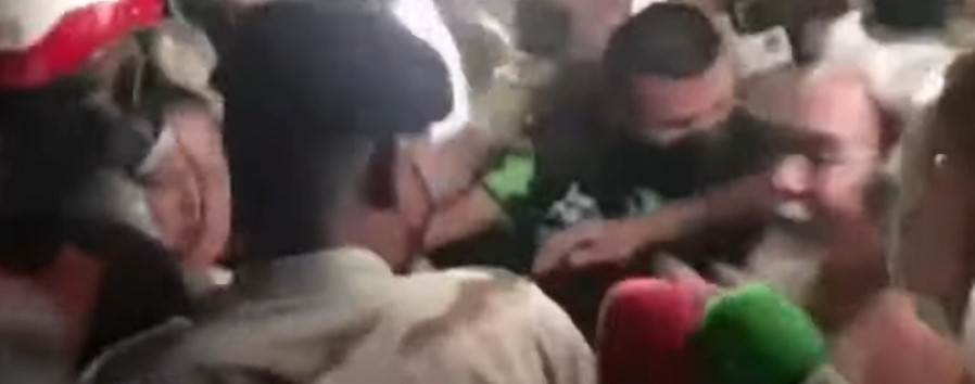 Η πιο φρικιαστική αίρεση του κόσμου – Έτρωγαν τα κόπρανα του αρχηγού τους και λάτρευαν πτώματα (vids)