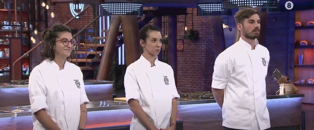 Μεγάλη ανατροπή στο MasterChef – Αυτή η παίκτρια αποχωρεί – Η τελική δυάδα (vid)