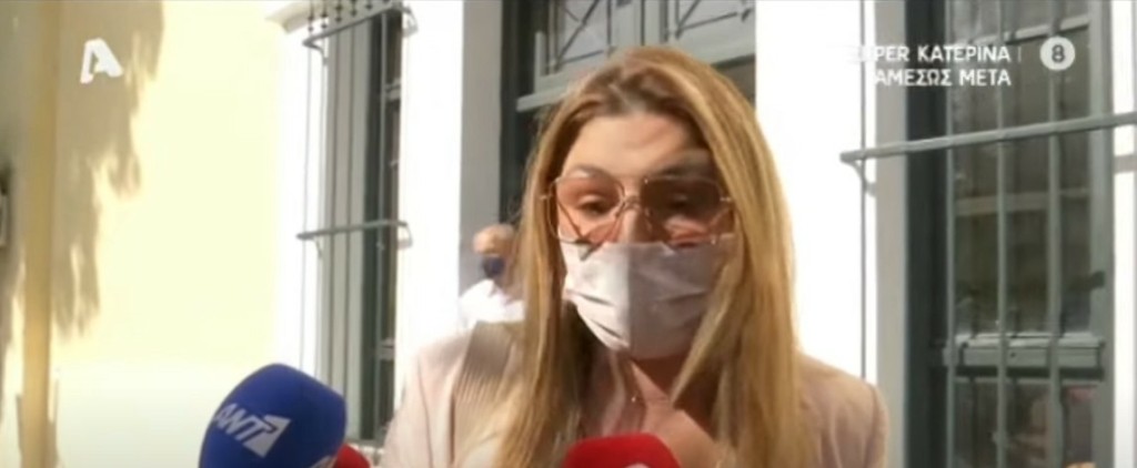 Αθώοι Έλενα Παπαρίζου και Τόνυ Μαυρίδης με απόφαση δικαστηρίου – Της ζήτησε συγγνώμη (vids)